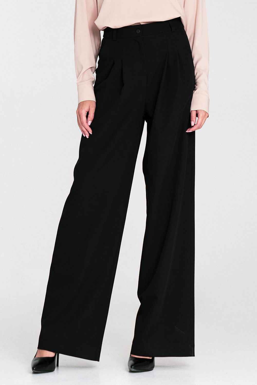 Women trousers model 219776